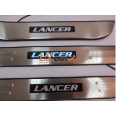 Накладки на пороги светящиеся Mitsubishi Lancer 9