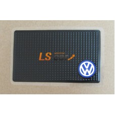 Коврик панели противоскользящий NT размер 15х9см, логотип Volkswagen силиконовый чёрный
